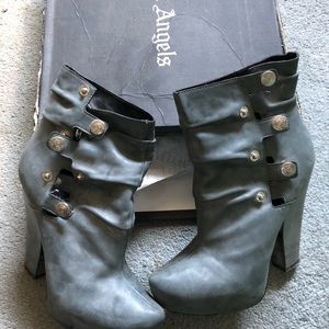 sz38 Velvet Angels booties